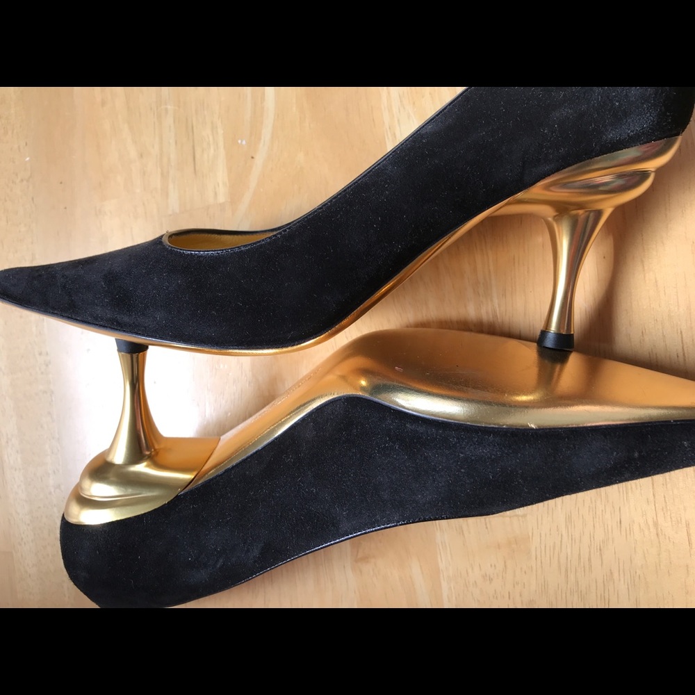 SALVATORE FERRAGAMO HEELS! ❤️